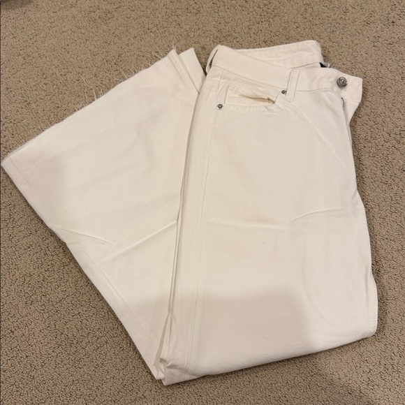 Divided Cream Denim jeans super comfy - Picture 2 of 4